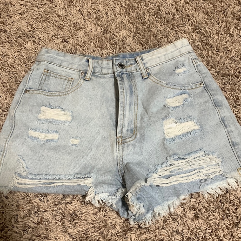 Women’s light wash Jean shorts